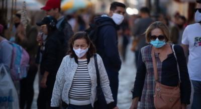  Transmissão alta e baixa vacinação indicam risco de 3ª onda neste mês 