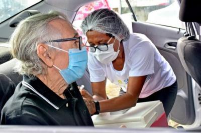 São Luís: iniciada 2ª dose da vacinação de idosos do CadÚnico