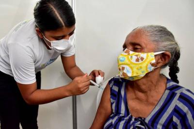 São Luís: retomada aplicação da 1ª dose da vacina contra Covid em idosos