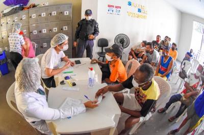 São Luís: iniciada vacinação contra Covid-19 de pessoas em situação de rua