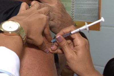 Ampliada para toda a população, vacinação contra gripe continua nos estados
