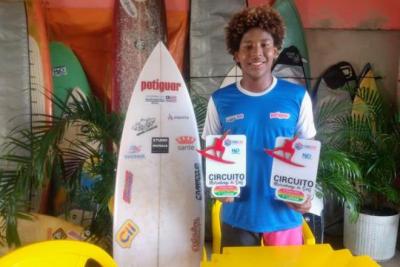 Surf: jovem maranhense projeta competição no Ceará