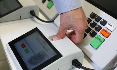 Eleitores participarão do teste de integridade das urnas com biometria