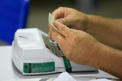 Panfleto de campanha eleitoral pode ser feito com material reciclado  