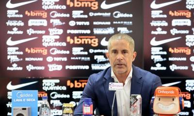 Corinthians demite Sylvinho após três rodadas do Paulistão