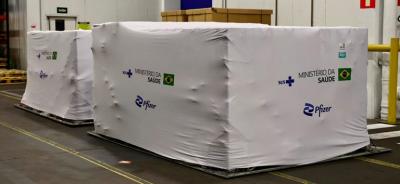 Brasil recebe primeiro lote de vacinas Covid-19 para crianças de 6 meses
