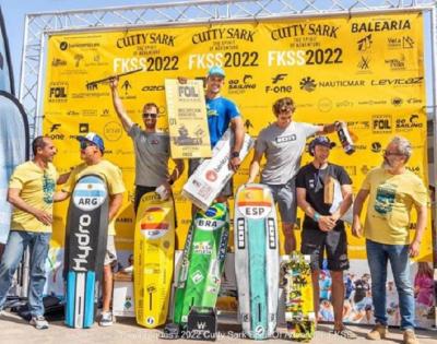 Maranhense conquista etapa do Campeonato Espanhol no Kitesurf