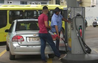 Motoristas adotam mudança de hábitos para driblar a alta dos combustíveis