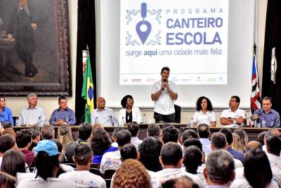 Canteiro Escola: programa vai restaurar fachadas dos palácios Arquiepiscopal e do Comércio