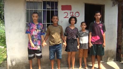 Após falecimento da esposa, homem faz apelo para conseguir renda para família.