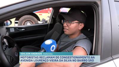 Motoristas reclamam de congestionamento na Avenida Lourenço Vieira da Silva