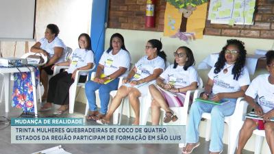 Quebradeiras de coco de quatro Estados participam de formação em São Luís