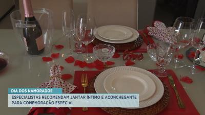 Veja dicas para decoração de mesa de jantar para o Dia dos Namorados