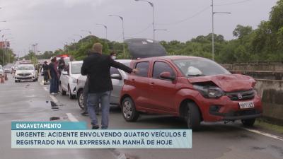 Via Expressa tem acidente envolvendo 4 carros nessa terça (24) 