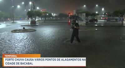 Forte chuva causa vários pontos de alagamentos em Bacabal