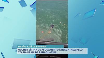 Equipes do CTA resgatam mulher que estava se afogando, na praia de Panaquatira
