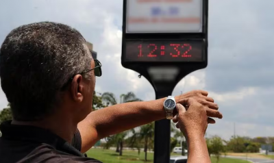 ‘Governo avalia rever horário de verão’, diz ministro de Minas e Energia 