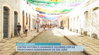 Centro Histórico recebe decoração junina colorida com bandeirinhas