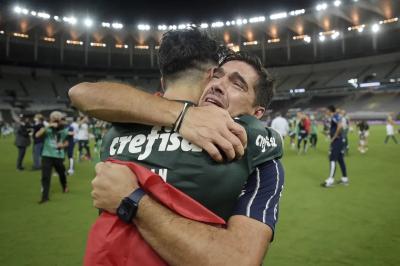 Abel celebra vaga do Palmeiras na final da Libertadores após noite mágica contra LDU