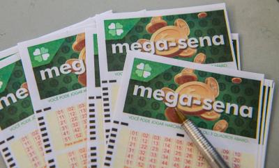 Mega-Sena com prêmio de R$ 100 milhões tem sorteio adiado para esta sexta