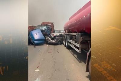 Sinistro de trânsito envolvendo mais de 10 veículos causa engavetamento na BR-135