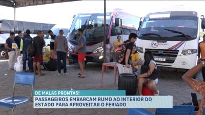 Passageiros embarcam rumo ao interior do estado para aproveitar o feriado de Corpus Christi