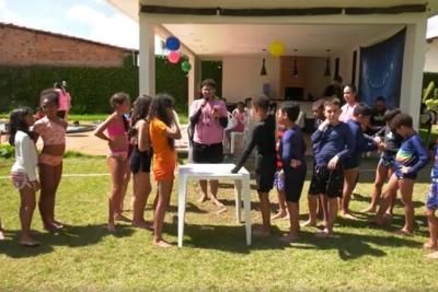 Colônias de férias oferecem atividades para crianças e adolescentes durante o recesso escolar