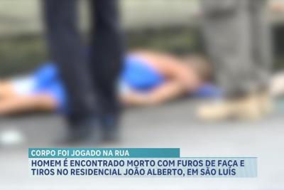 Homem é encontrado morto com furos de faca e tiros no Residencial João Alberto