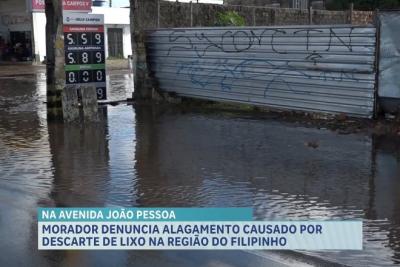 Moradores denunciam descarte irregular de lixo na Avenida São Marçal