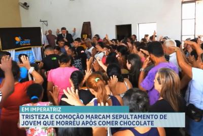 Multidão se despede de adolescente de 13 anos em Imperatriz