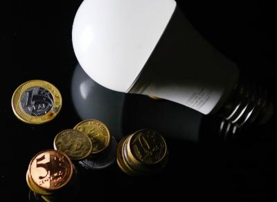 Conta de luz terá alívio em dezembro com bandeira amarela, após 6 meses de vermelha