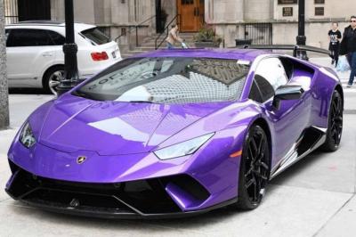 Tem até Batmóvel: veja os carros luxuosos dos jogadores do Brasileirão