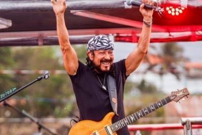 Bell Marques e Léo Foguete arrastam 500 mil pessoas no 1º fim de semana de pré-carnaval na Litorânea