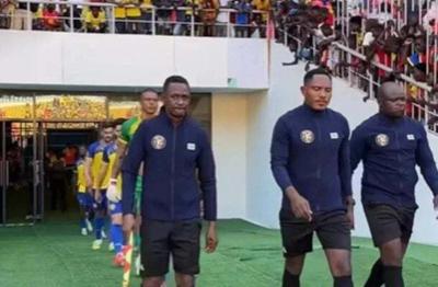Times vão a campo para clássico, mas em estádios diferentes; veja o vídeo