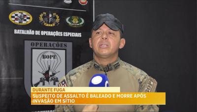 Suspeito de assalto é baleado após invasão em sitio