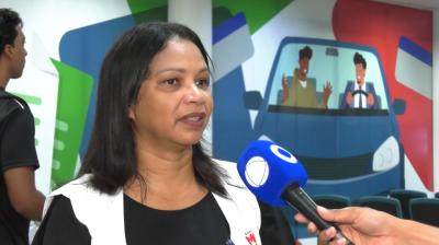 Mais de 4 mil motoristas foram autuados por uso de celular ao volante em 2026 