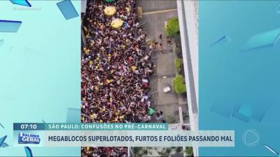 Foliões são espremidos e passam mal em blocos superlotados em São Paulo