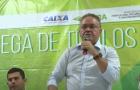 Roberto Rocha participa de entrega títulos de terras do Incra