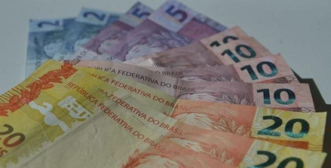 Novo salário mínimo de R$ 1.621 entra em vigor 