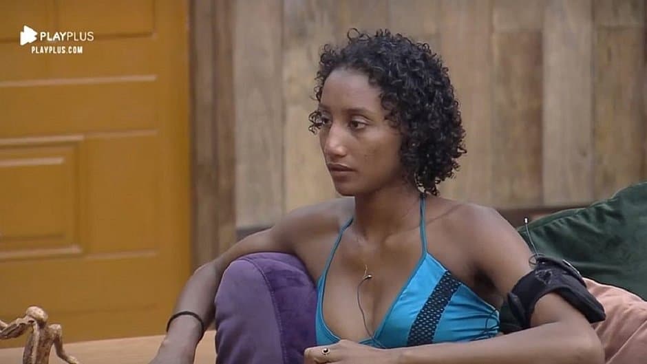 Record TV se pronuncia sobre comentário racista em A Fazenda
