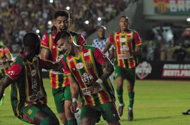 O Tricolor fez valer o mando de campo, bateu o São José-RS por 3 a 2