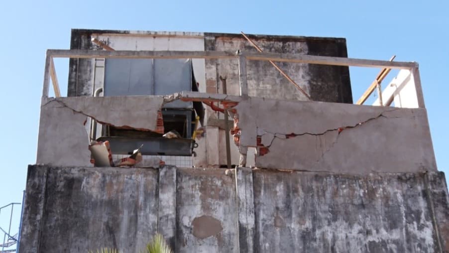 Fábrica de gelo explode após vazamento de gás na Raposa