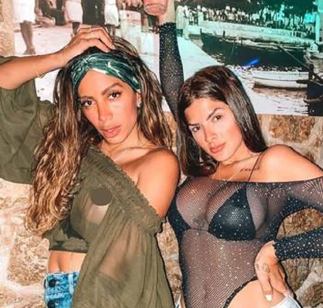 Anitta curte Croácia em hotel de luxo e praia particular