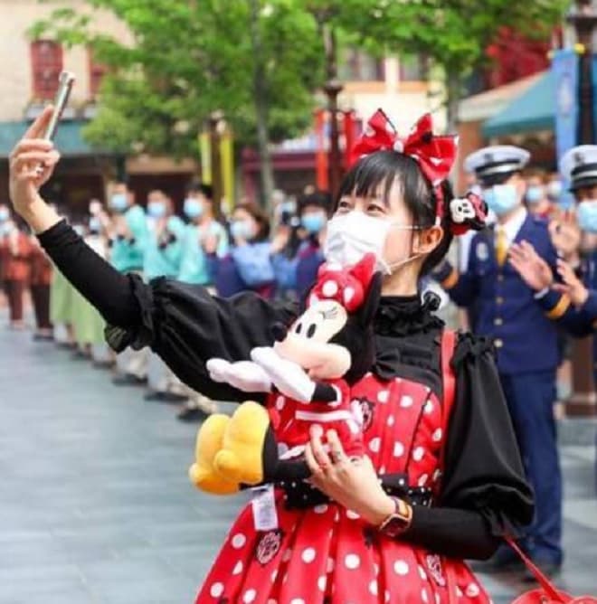 Disney da China reabre com uso de máscaras e distanciamento