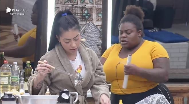 Jojo Todynho e MC Mirella discutem por causa de desperdício