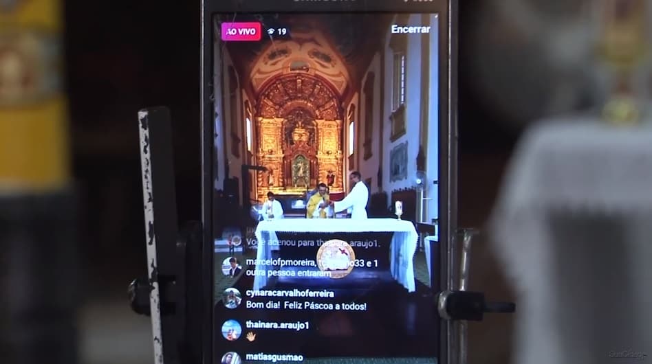 Católicos celebram à Páscoa com missa pela internet na capital