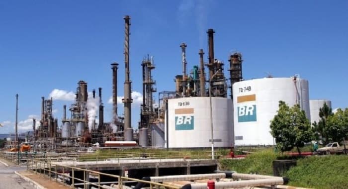 Preço do diesel em refinarias da Petrobras cai 7% e da gasolina 5%