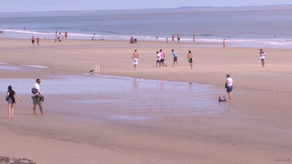 Praias na Grande Ilha registram movimentação intensa