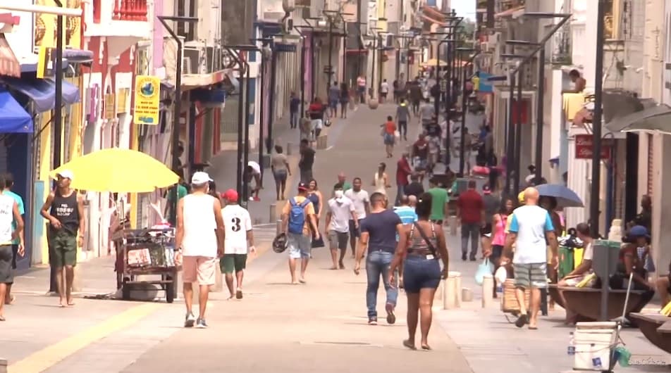 Após novo decreto, Rua Grande tem movimentação intensa