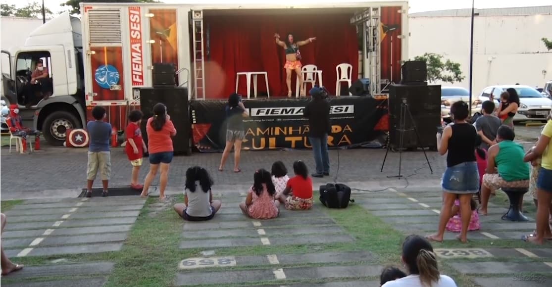 SESI leva cultura e alegria para condomínios em isolamento